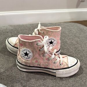 Converse Pink and White 🌺 High-Top Sneakers